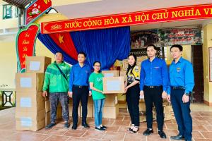 Grab Việt Nam trao tặng hỗ trợ cho người dân bị ảnh hưởng bởi bão, lũ ở miền Bắc